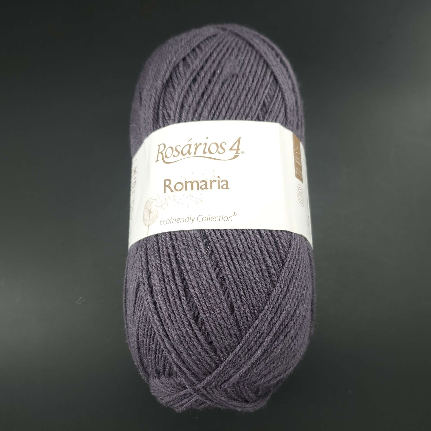 pelote de laine romaria de marque rosarios4 coloris 37 pour tricot et crochet sur fond noir