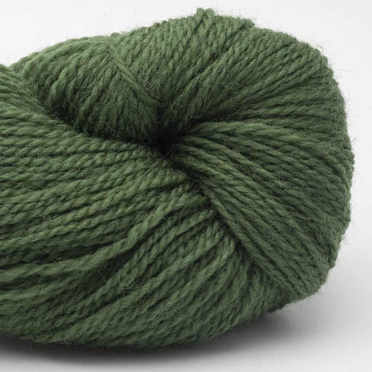 écheveau de laine à tricoter British blue fingering de Erika Knight coloris 09 dill (vert forêt)