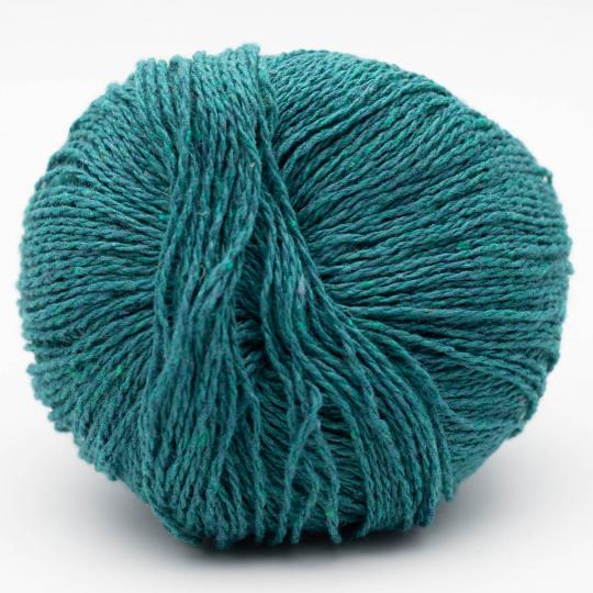 pelotes de fil à tricoter Reborn Denim Uni de Kremke en coton recyclé coloris 142 petrol