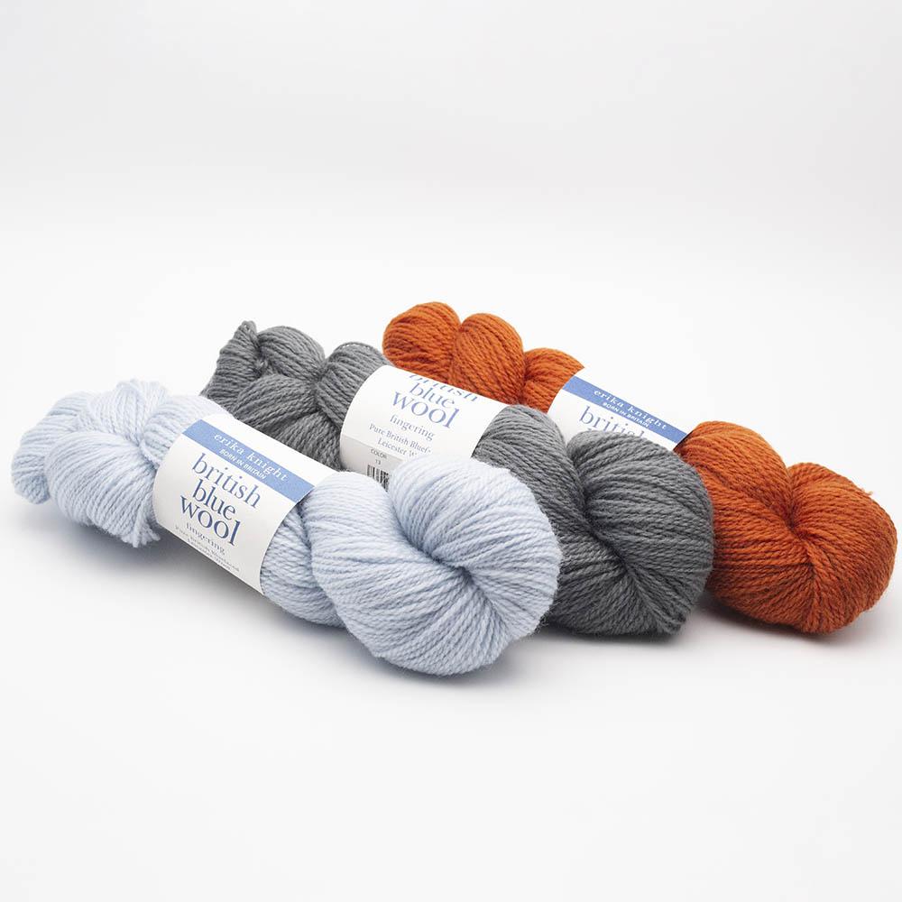 3 écheveux de laine à tricoter British blue fingering de Erika Knight, bleu pâle, gris et orange