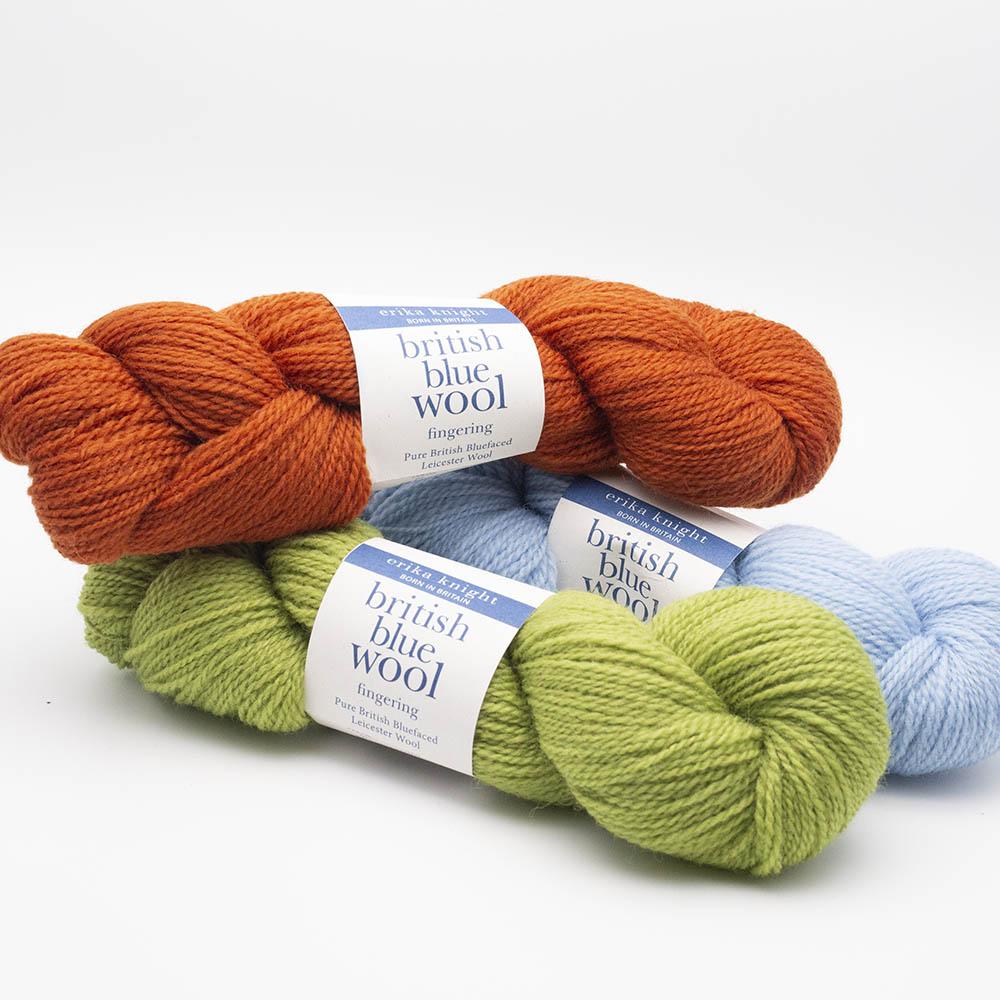 3 écheveux de laine à tricoter British blue fingering de Erika Knight, vert d'eau, orange et bleu pâle