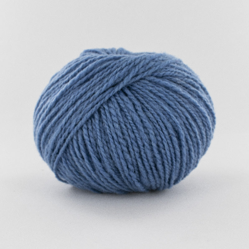 Pelote de laine Fonty 1880 en bleu ciel 119 pour tricot et crochet