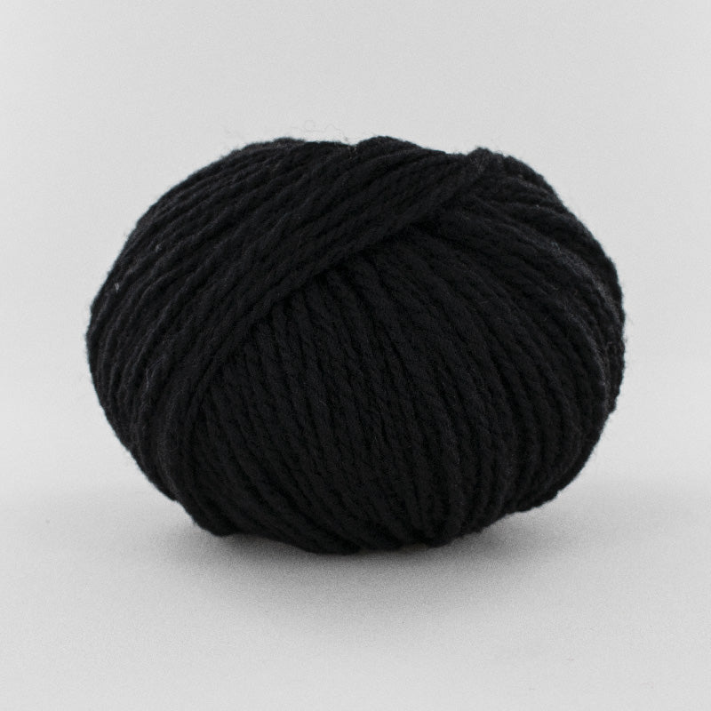 Pelote de laine Fonty 1880 en noir 121 pour tricot et crochet