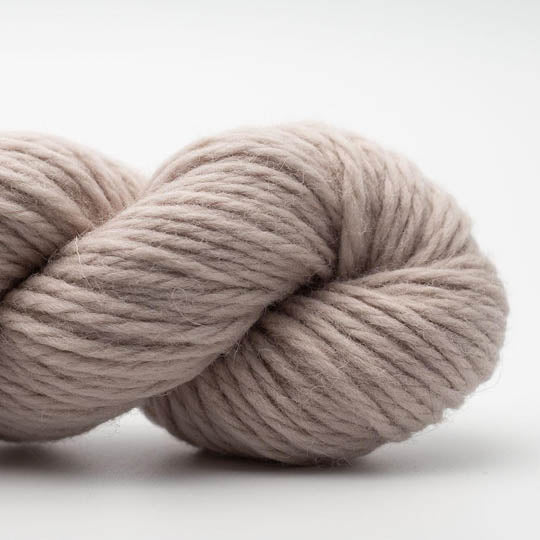 écheveau de fil à tricoter Maxi Wool de Erika Knight coloris 201 flax (beige)