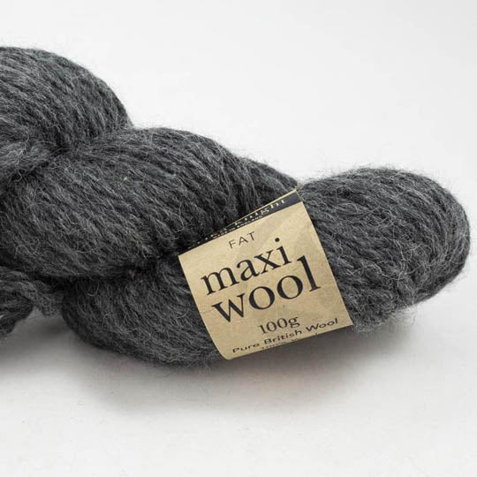 écheveau de fil à tricoter Maxi Wool de Erika Knight coloris 221 chaos (gris foncé)