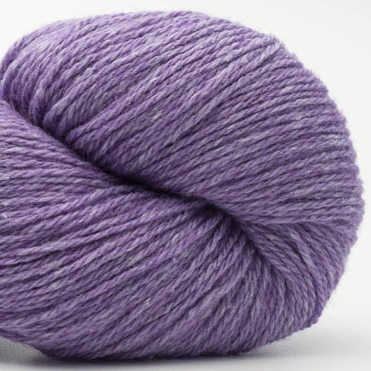 écheveau de fil à tricoter Bio Balance de BC GARN coloris 23 purple
