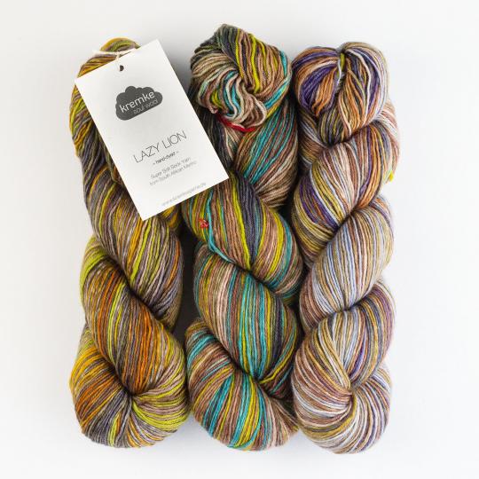 3 écheveaux de laine à chaussettes Lazy Lion, multicolore, marque Kremke jaune, bleu, vert, blanc
