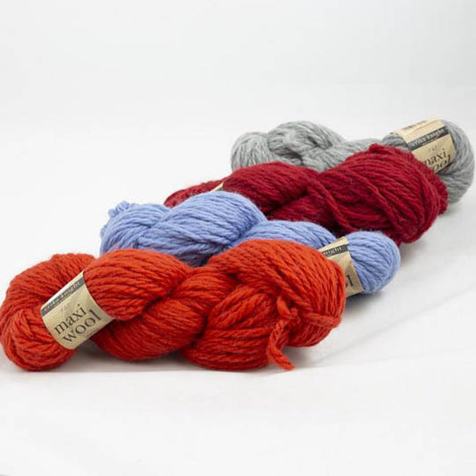 4 écheveaux de fil à tricoter Maxi Wool de Erika Knight, orange, bleu, rouge, gris