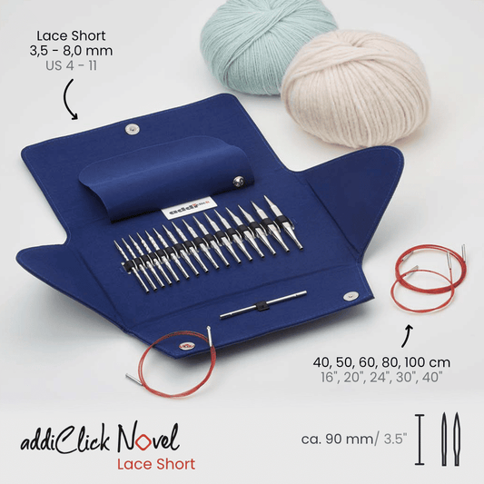 Kit d'aiguilles à tricoter en métal dans un étui bleu foncé avec cables roses et 2 pelotes de laine rose et bleu