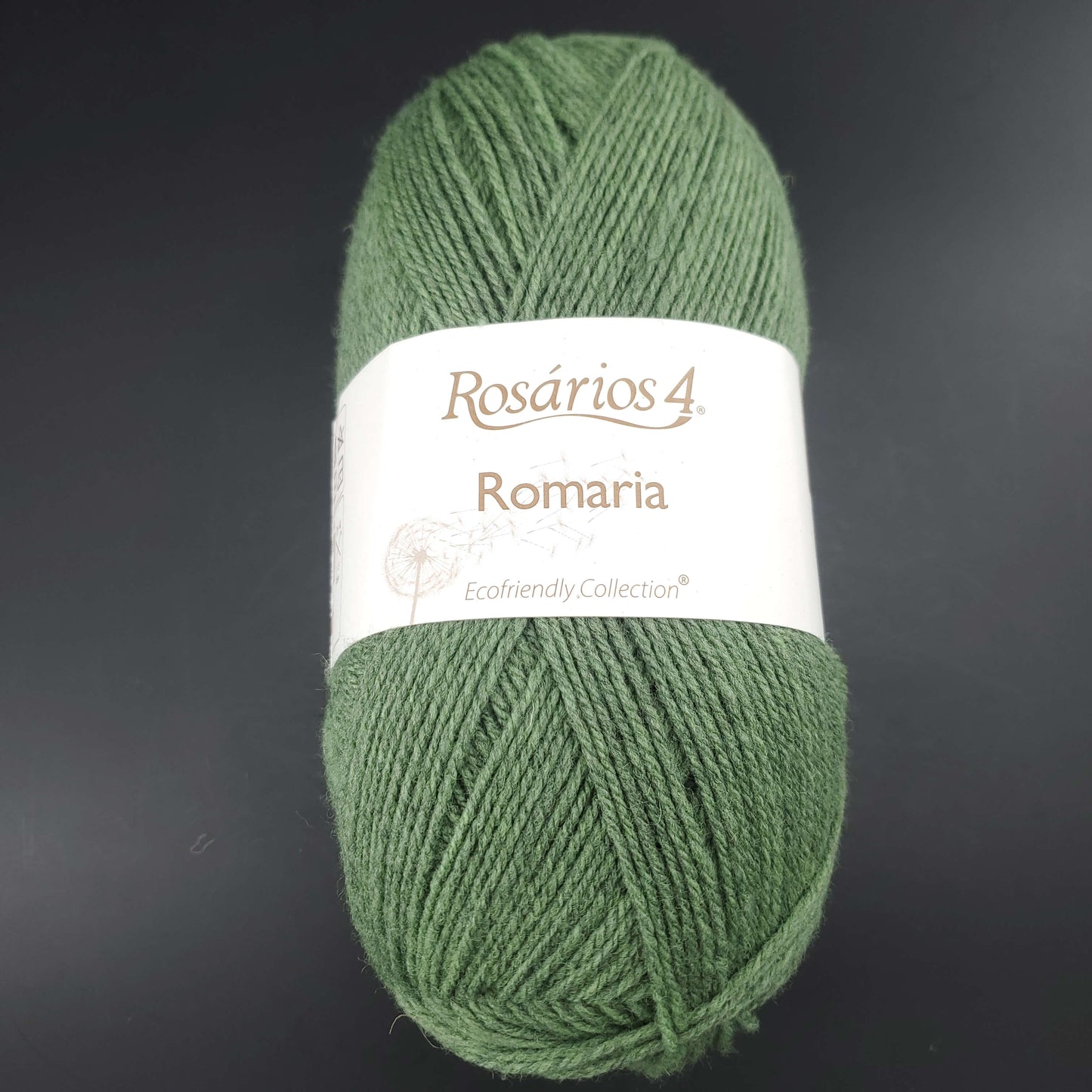 pelote de laine romaria de marque rosarios4 coloris 11 pour tricot et crochet sur fond noir