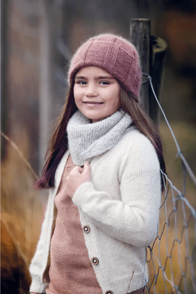 Page du livre tricot enfants de KlompeLOMPE modèles de 6 mois à 14 ans