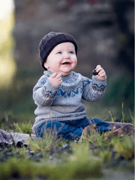 Page du livre tricot enfants de KlompeLOMPE modèles de 6 mois à 14 ans