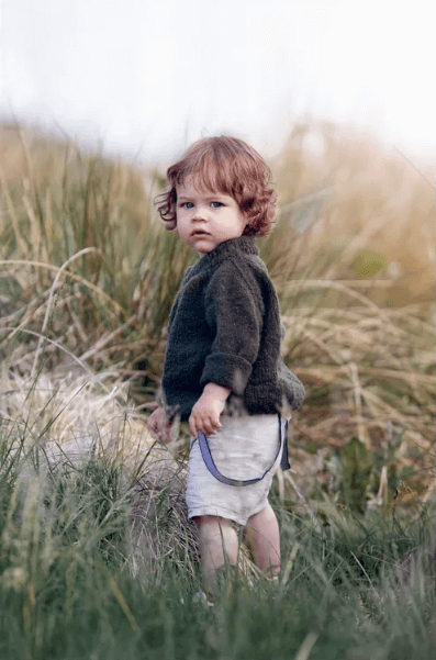 Page du livre tricot enfants de KlompeLOMPE modèles de 6 mois à 14 ans