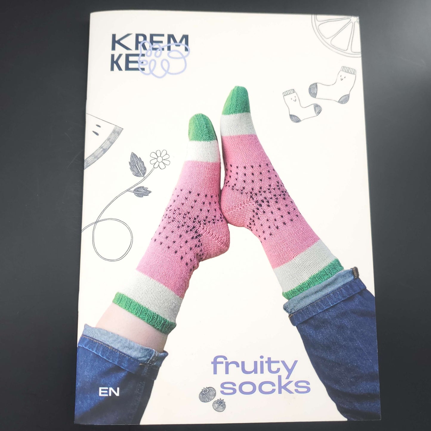 Couverture du livret de patrons pour tricot chaussettes Fruity Socks de Kremke