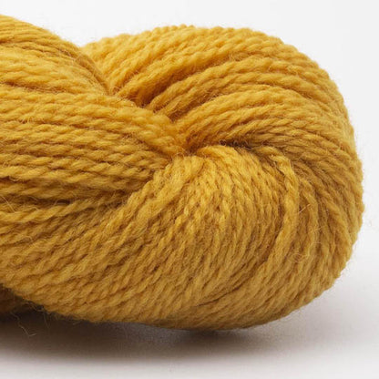 écheveau de laine à tricoter British blue fingering de Erika Knight coloris 04 mustard