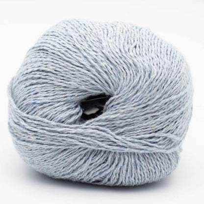 pelotes de fil à tricoter Reborn Denim Uni de Kremke en coton recyclé coloris 140 baby blue