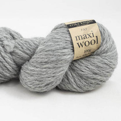 écheveau de fil à tricoter Maxi Wool de Erika Knight coloris 220 fury (gris)