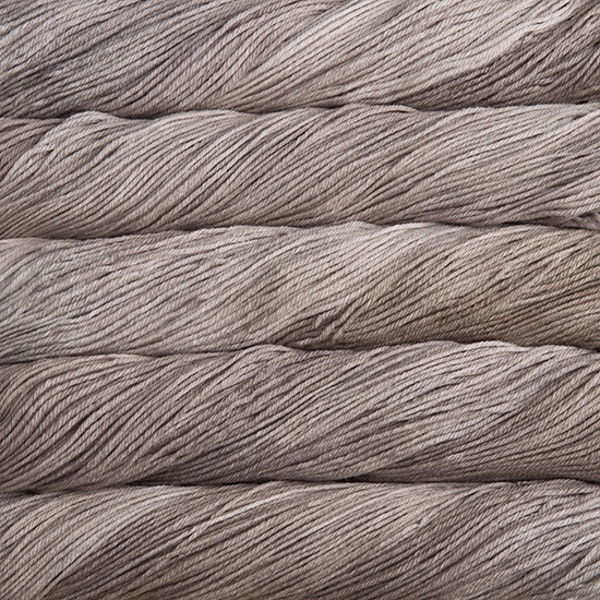 écheveaux de laine merino Arroyo de Malabrigo coloris Sand Bank (beige sable)